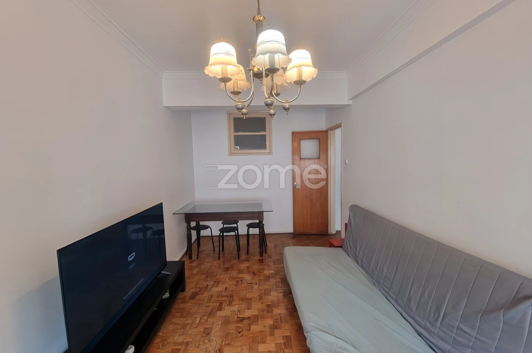 Apartamento T2 para Venda em Póvoa de Santo Adrião e Olival Basto Foto 2