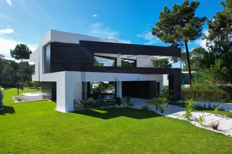 Moradia T4 para Arrendamento em Charneca de Caparica e Sobreda Foto 11