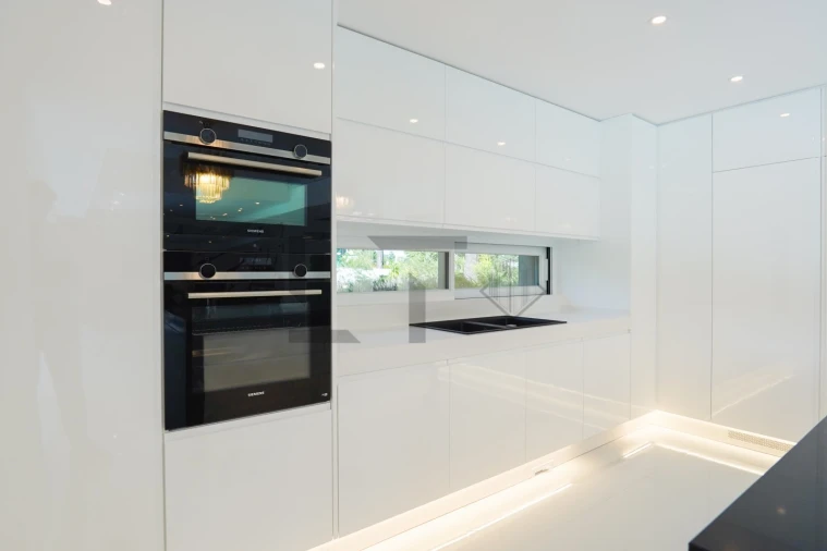 Moradia T4 para Arrendamento em Charneca de Caparica e Sobreda Foto 23