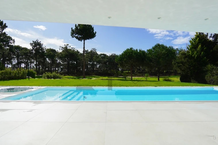 Moradia T4 para Arrendamento em Charneca de Caparica e Sobreda Foto 27