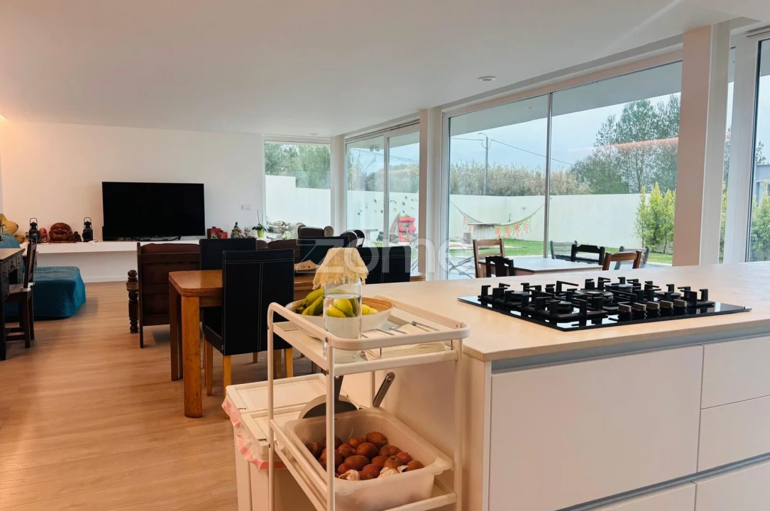 Moradia T6 para Venda em Santa Maria e São Miguel, São Martinho, São Pedro Penaferrim Foto 13