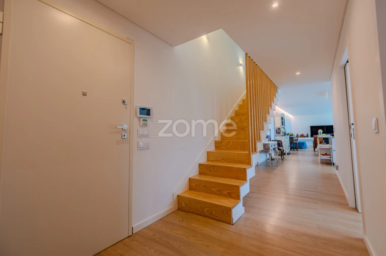 Moradia T6 para Venda em Santa Maria e São Miguel, São Martinho, São Pedro Penaferrim Foto 11