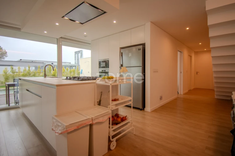 Moradia T6 para Venda em Santa Maria e São Miguel, São Martinho, São Pedro Penaferrim Foto 16