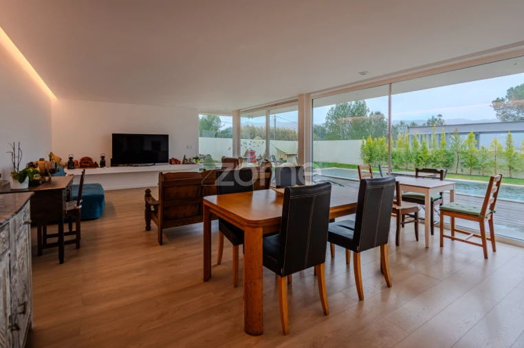 Moradia T6 para Venda em Santa Maria e São Miguel, São Martinho, São Pedro Penaferrim Foto 17