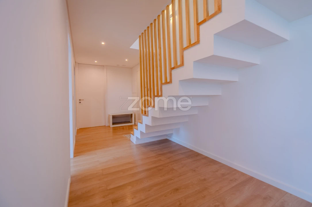 Moradia T6 para Venda em Santa Maria e São Miguel, São Martinho, São Pedro Penaferrim Foto 23