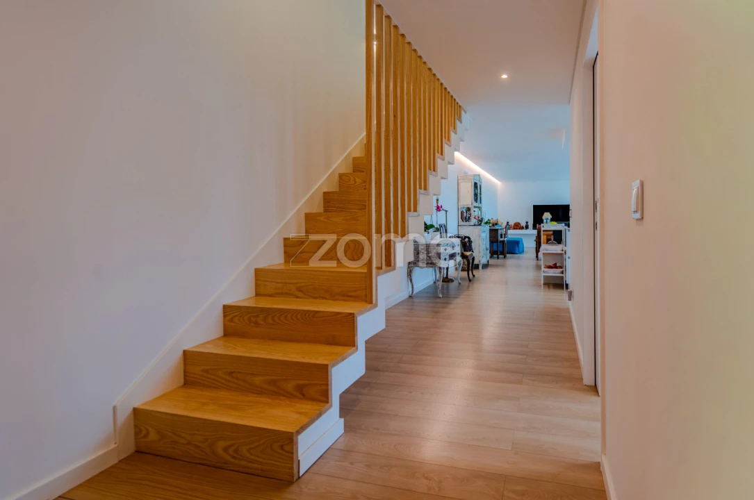 Moradia T6 para Venda em Santa Maria e São Miguel, São Martinho, São Pedro Penaferrim Foto 10