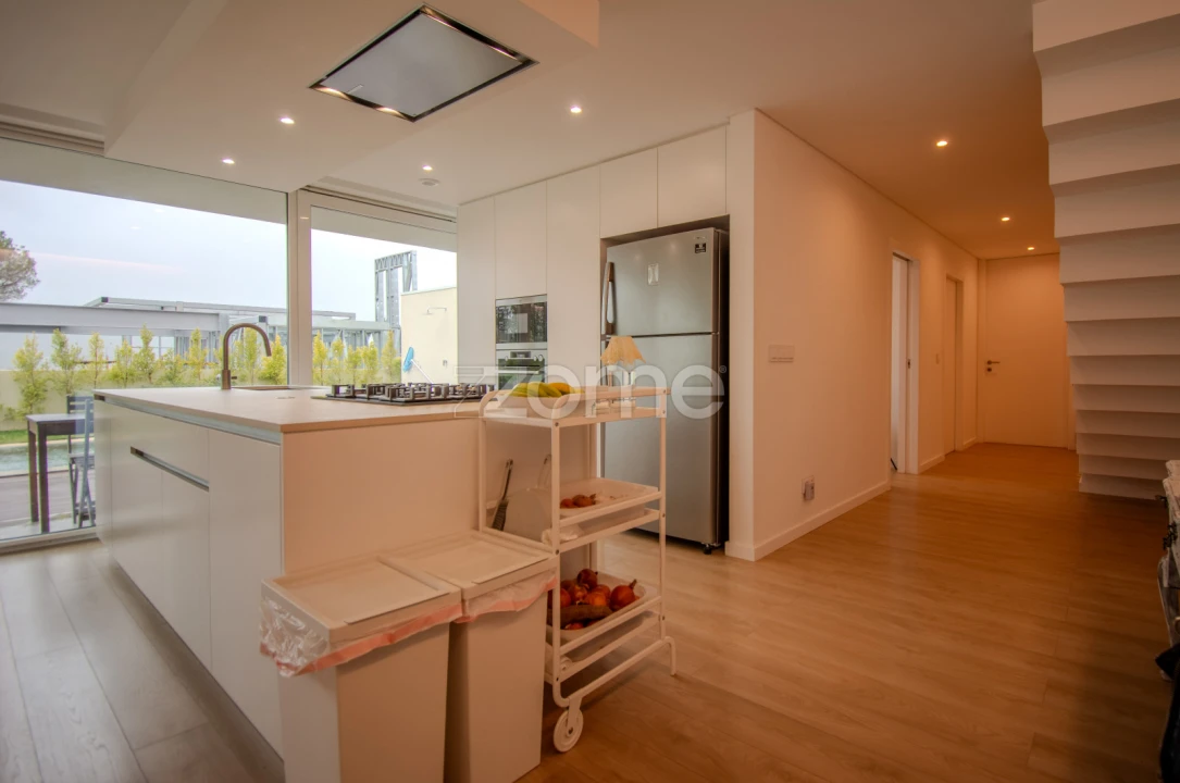 Moradia T6 para Venda em Santa Maria e São Miguel, São Martinho, São Pedro Penaferrim Foto 16