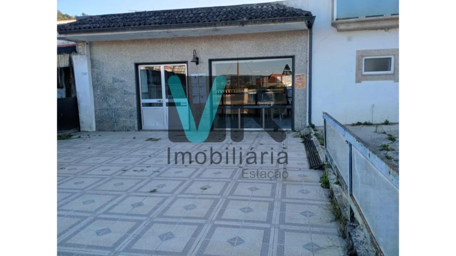 Moradia T3 para Venda em Carvalhas Foto 2