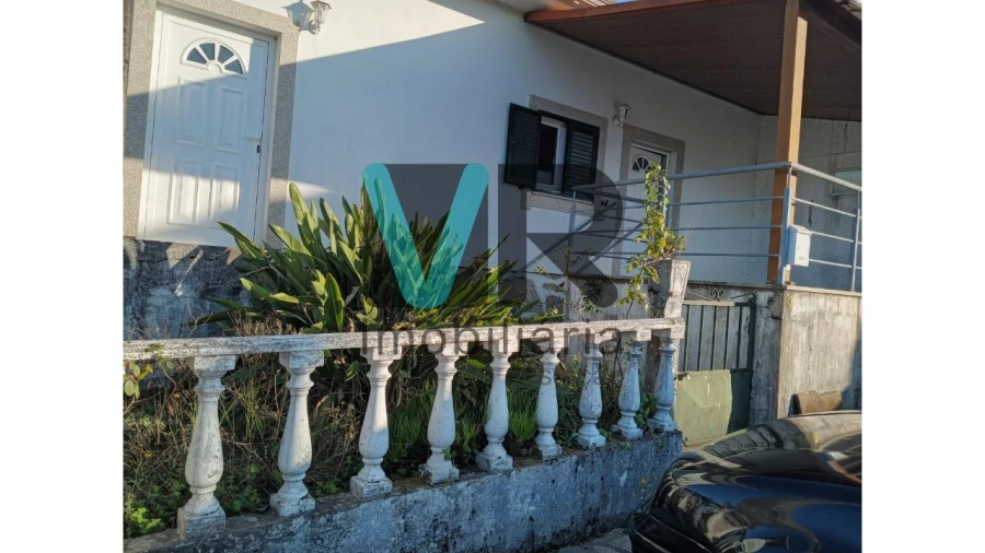 Moradia T3 para Venda em Carvalhas Foto 3