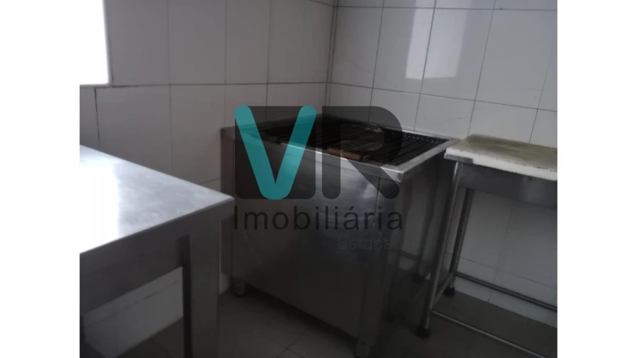 Moradia T3 para Venda em Carvalhas Foto 8