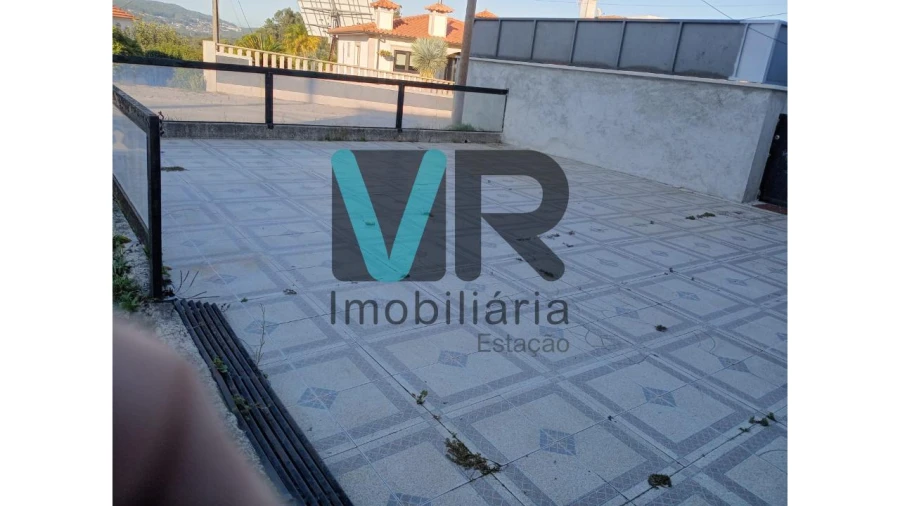 Moradia T3 para Venda em Carvalhas Foto 34