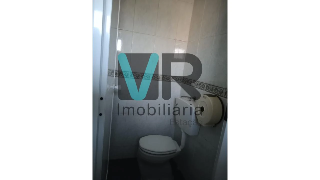 Moradia T3 para Venda em Carvalhas Foto 24