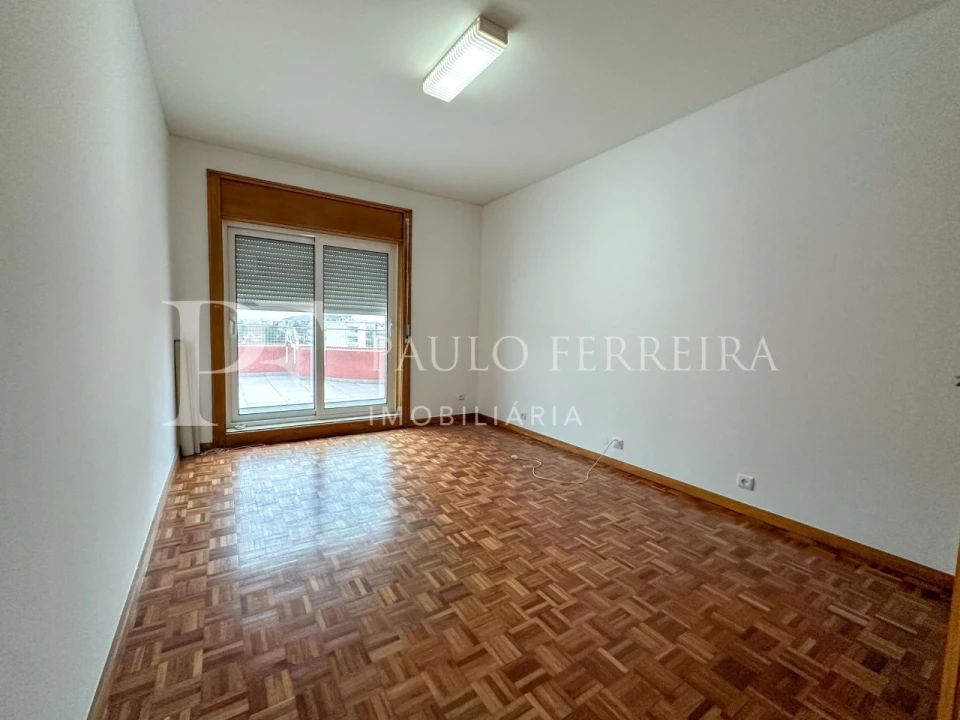 Apartamento T3 para Arrendamento em Braga (São José de São Lázaro e São João do Souto) Foto 14