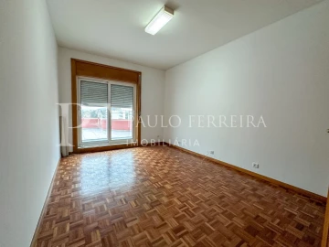 Apartamento T3 para Arrendamento em Braga (São José de São Lázaro e São João do Souto)