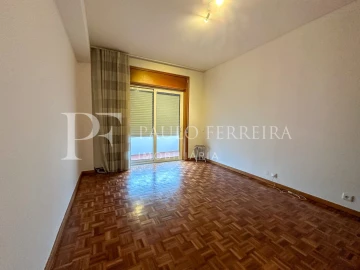 Apartamento T3 para Arrendamento em Braga (São José de São Lázaro e São João do Souto)