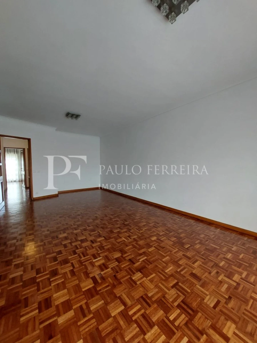 Apartamento T3 para Arrendamento em Braga (São José de São Lázaro e São João do Souto) Foto 2