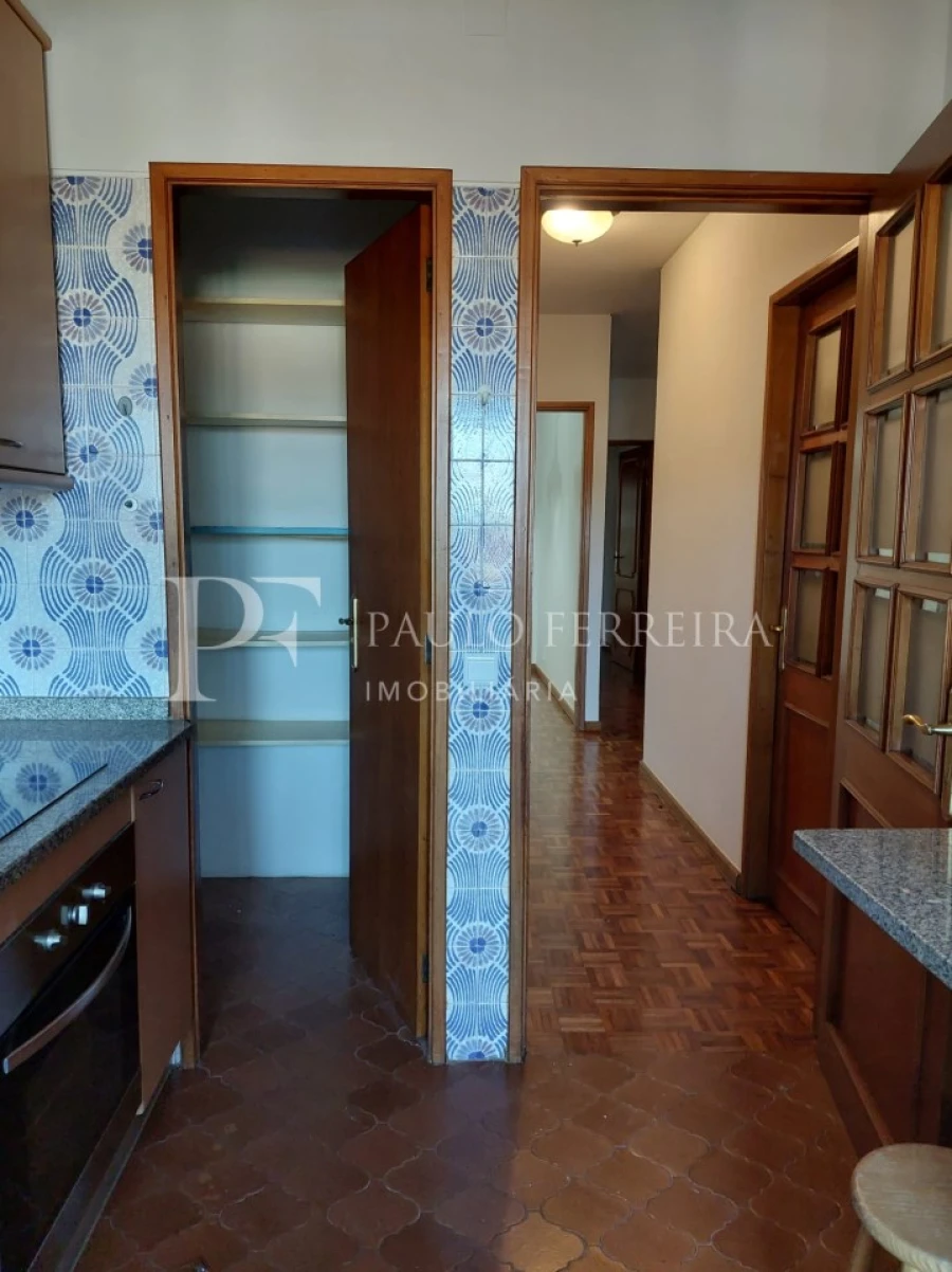 Apartamento T3 para Arrendamento em Braga (São José de São Lázaro e São João do Souto) Foto 4