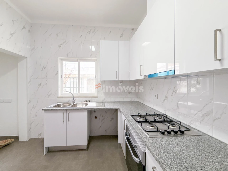 Moradia T2 para Venda em Atalaia Foto 8