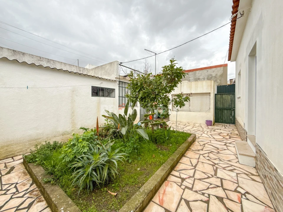 Moradia T2 para Venda em Atalaia Foto 30