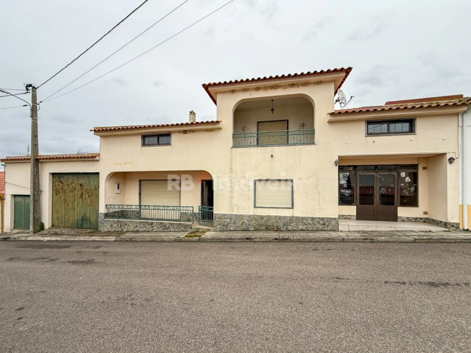 Moradia T6 para Venda em Tramagal Foto 1