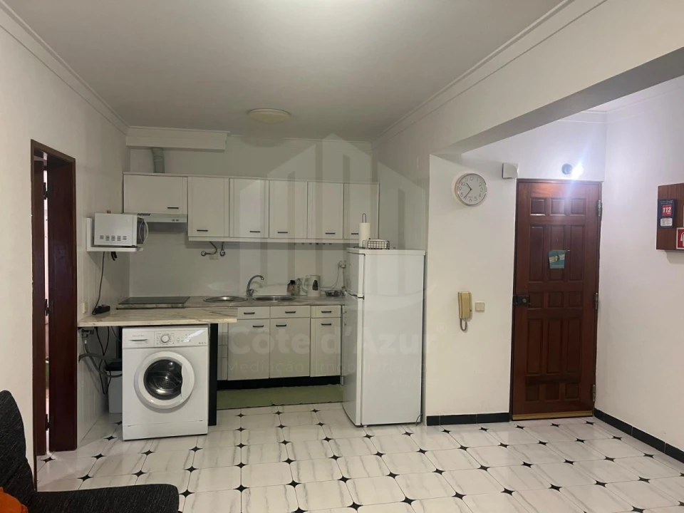 Apartamento T1 para Venda em Charneca de Caparica e Sobreda Foto 4