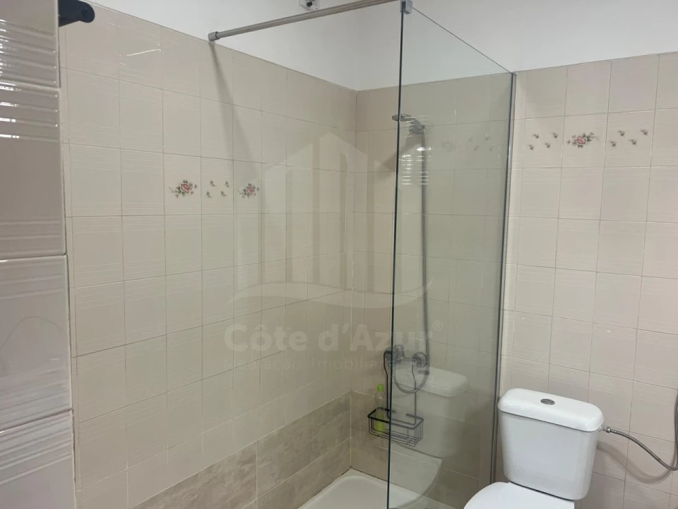 Apartamento T1 para Venda em Charneca de Caparica e Sobreda Foto 6