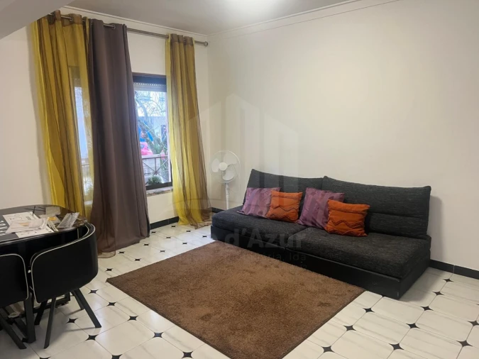 Apartamento T1 para Venda em Charneca de Caparica e Sobreda Foto 3