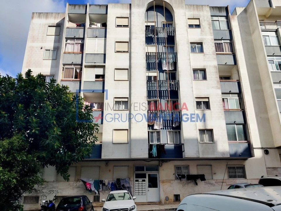Apartamento T3 para Venda em Rio de Mouro Foto 1