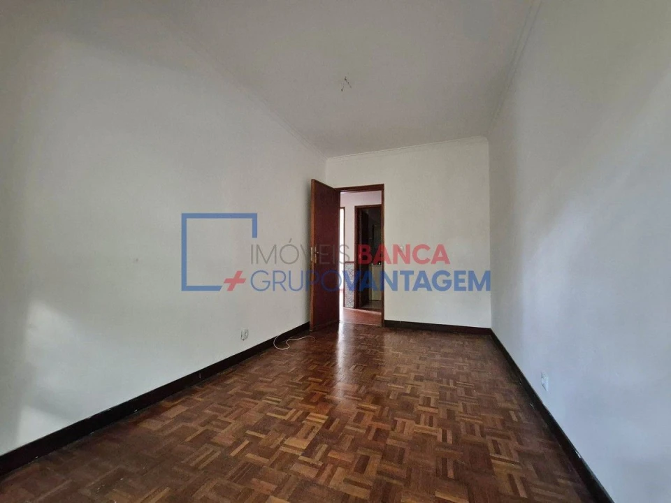 Apartamento T3 para Venda em Rio de Mouro Foto 11