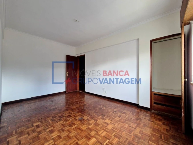Apartamento T3 para Venda em Rio de Mouro Foto 2