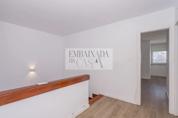 Moradia T3 para Venda em Carcavelos e Parede Foto 16