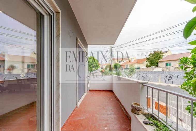 Moradia T3 para Venda em Carcavelos e Parede Foto 4