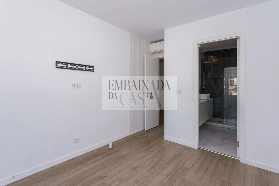 Moradia T3 para Venda em Carcavelos e Parede Foto 21