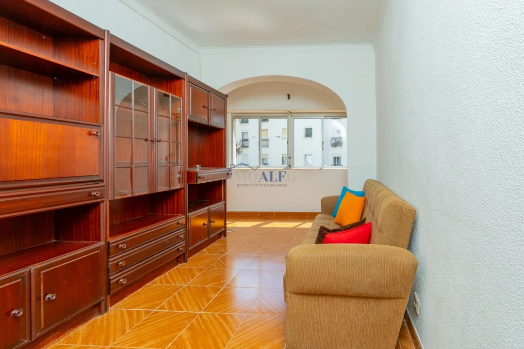 Apartamento T1 para Venda em Carcavelos e Parede Foto 12