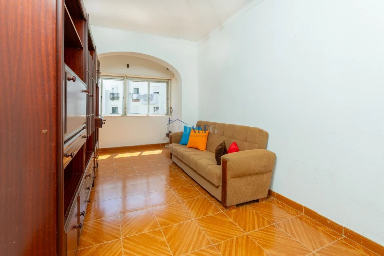 Apartamento T1 para Venda em Carcavelos e Parede Foto 13