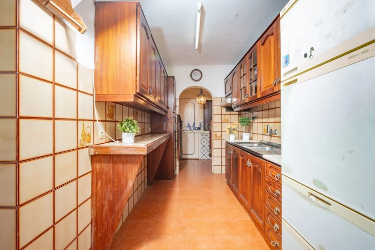 Apartamento T1 para Venda em Carcavelos e Parede Foto 2