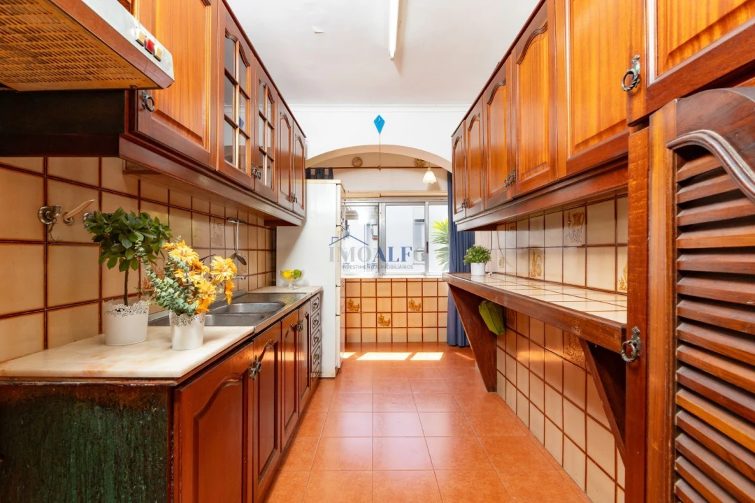 Apartamento T1 para Venda em Carcavelos e Parede Foto 3