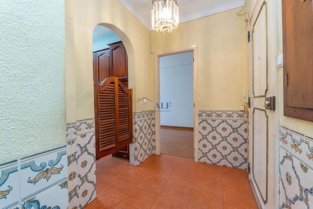 Apartamento T1 para Venda em Carcavelos e Parede Foto 5