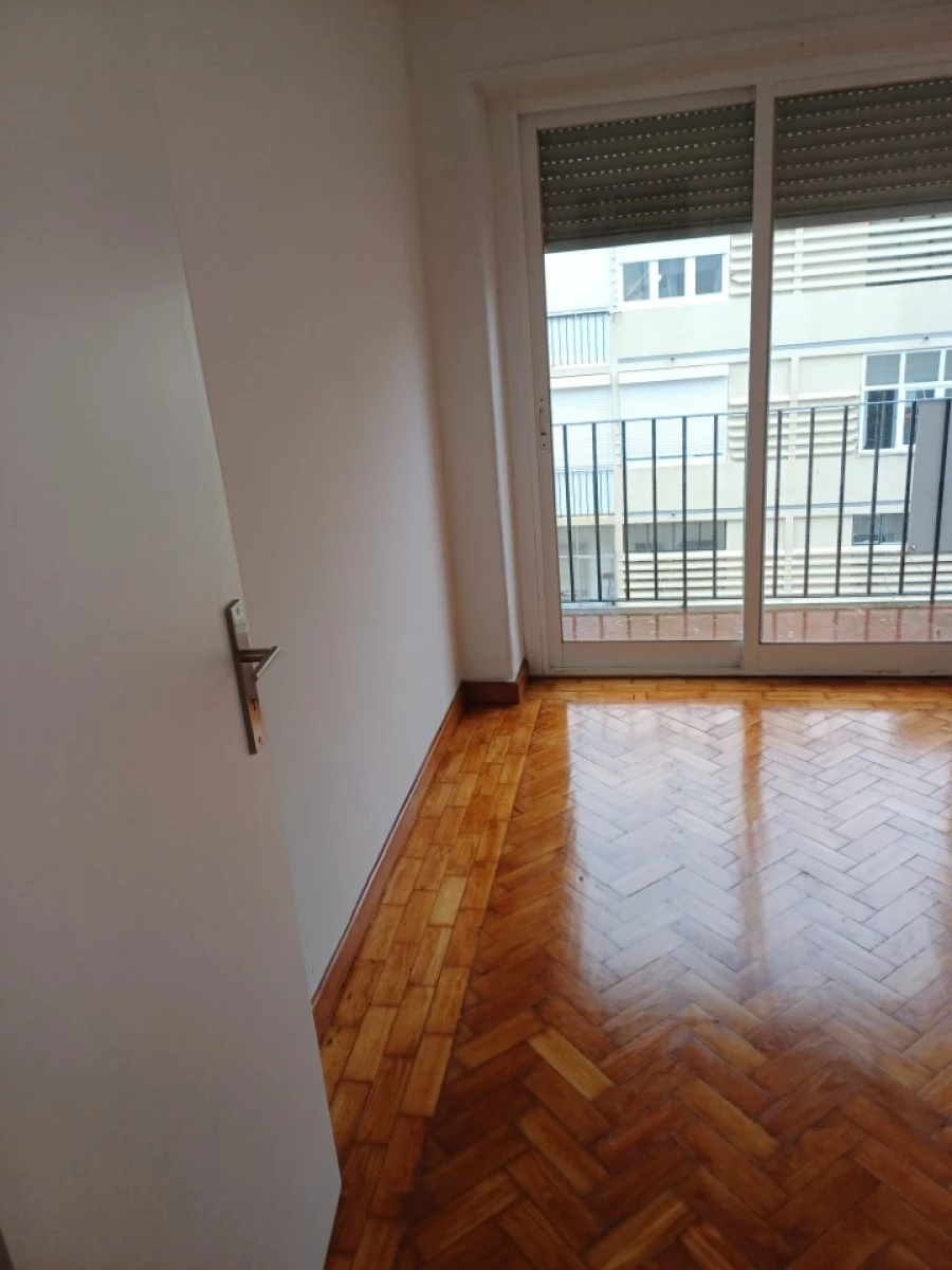Apartamento T2 para Venda em Queluz e Belas Foto 14