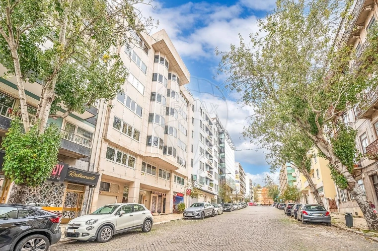 Apartamento T3 para Arrendamento em Arroios Foto 28