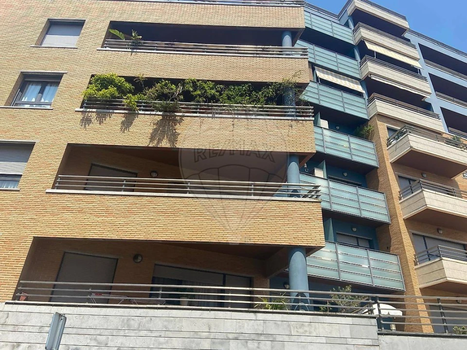 Garagem para Venda em Vila Franca de Xira Foto 2