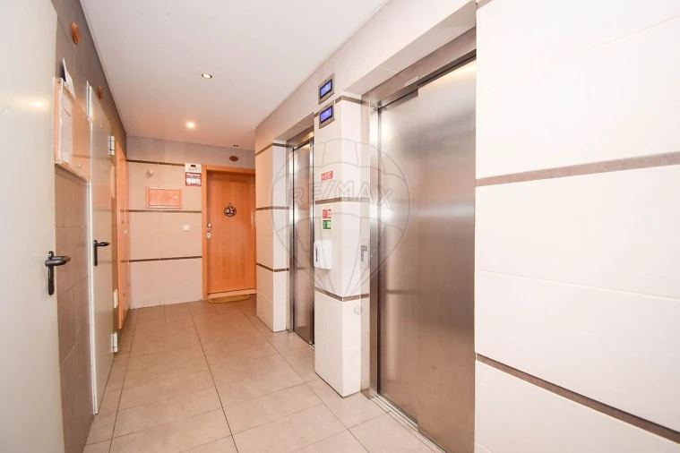 Apartamento T2 para Venda em Odivelas Foto 5