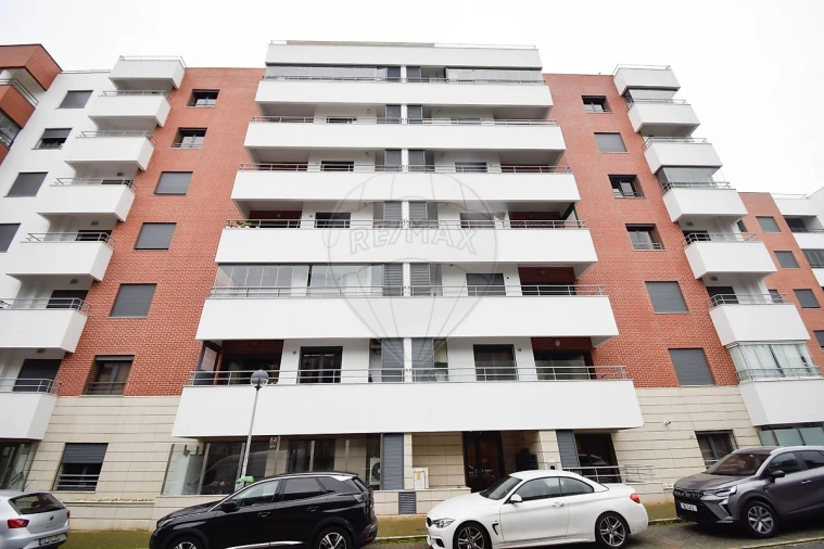 Apartamento T2 para Venda em Odivelas Foto 2