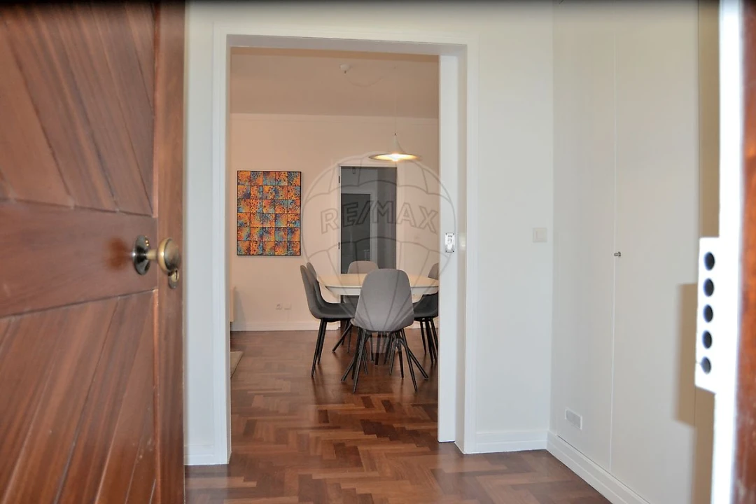 Apartamento T2 para Arrendamento em Benfica Foto 4