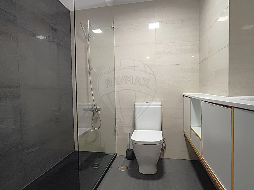 Apartamento T2 para Arrendamento em Benfica Foto 16