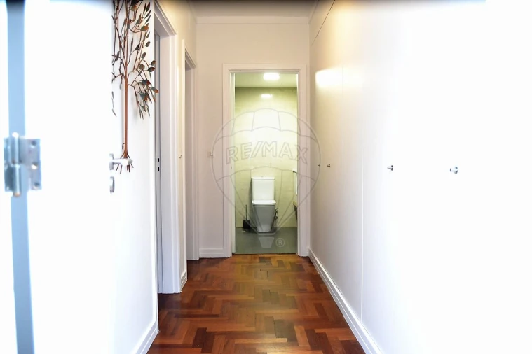 Apartamento T2 para Arrendamento em Benfica Foto 10