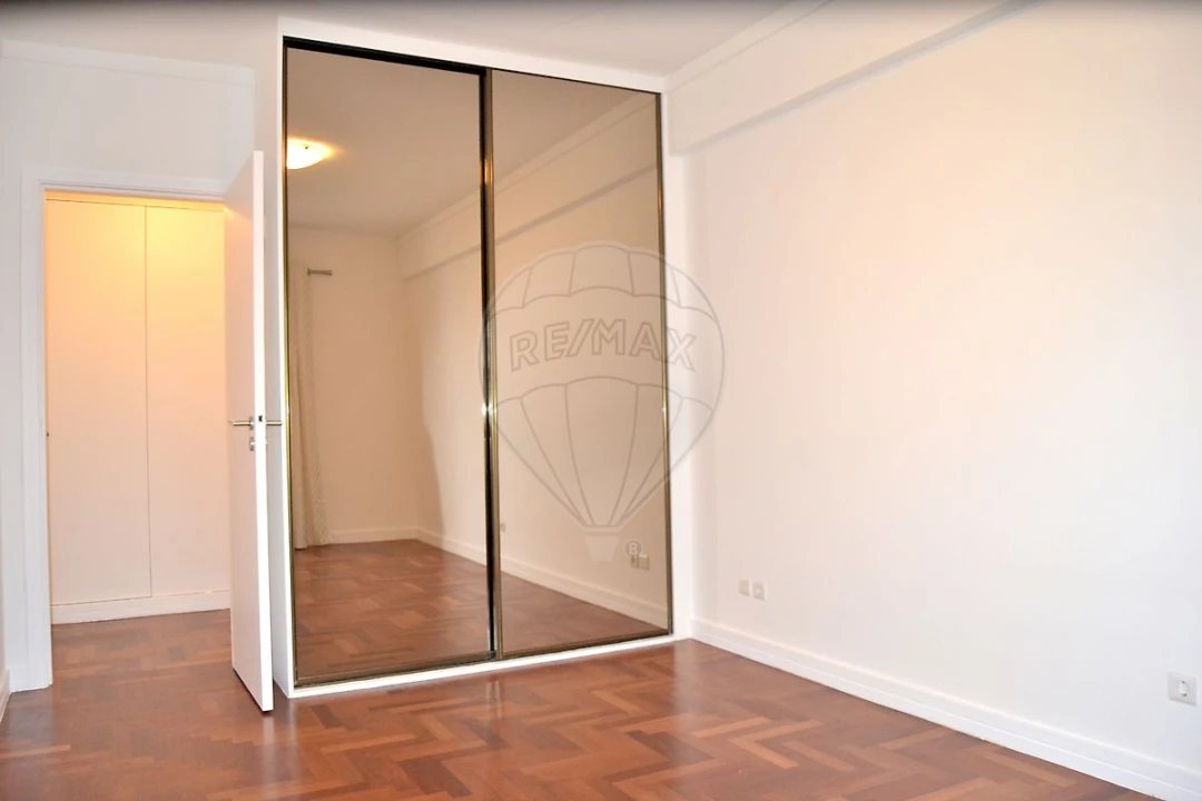 Apartamento T2 para Arrendamento em Benfica Foto 13