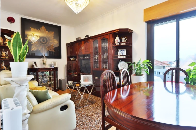 Apartamento T1 para Venda em Algueirão-Mem Martins Foto 1