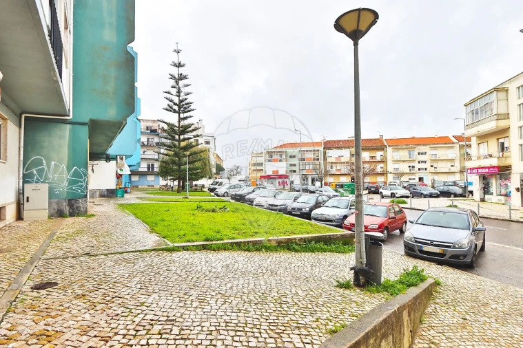 Apartamento T1 para Venda em Algueirão-Mem Martins Foto 16