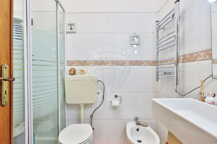 Apartamento T1 para Venda em Algueirão-Mem Martins Foto 13